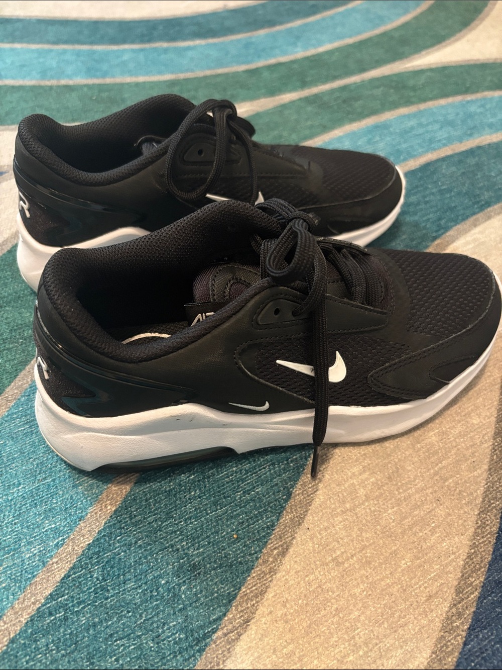 Nike Black and White womens air max pro